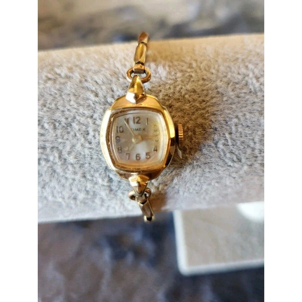 Vtg Women’s Timex Watch 1/20 10k Gold Filled Stretch Band Needs Service